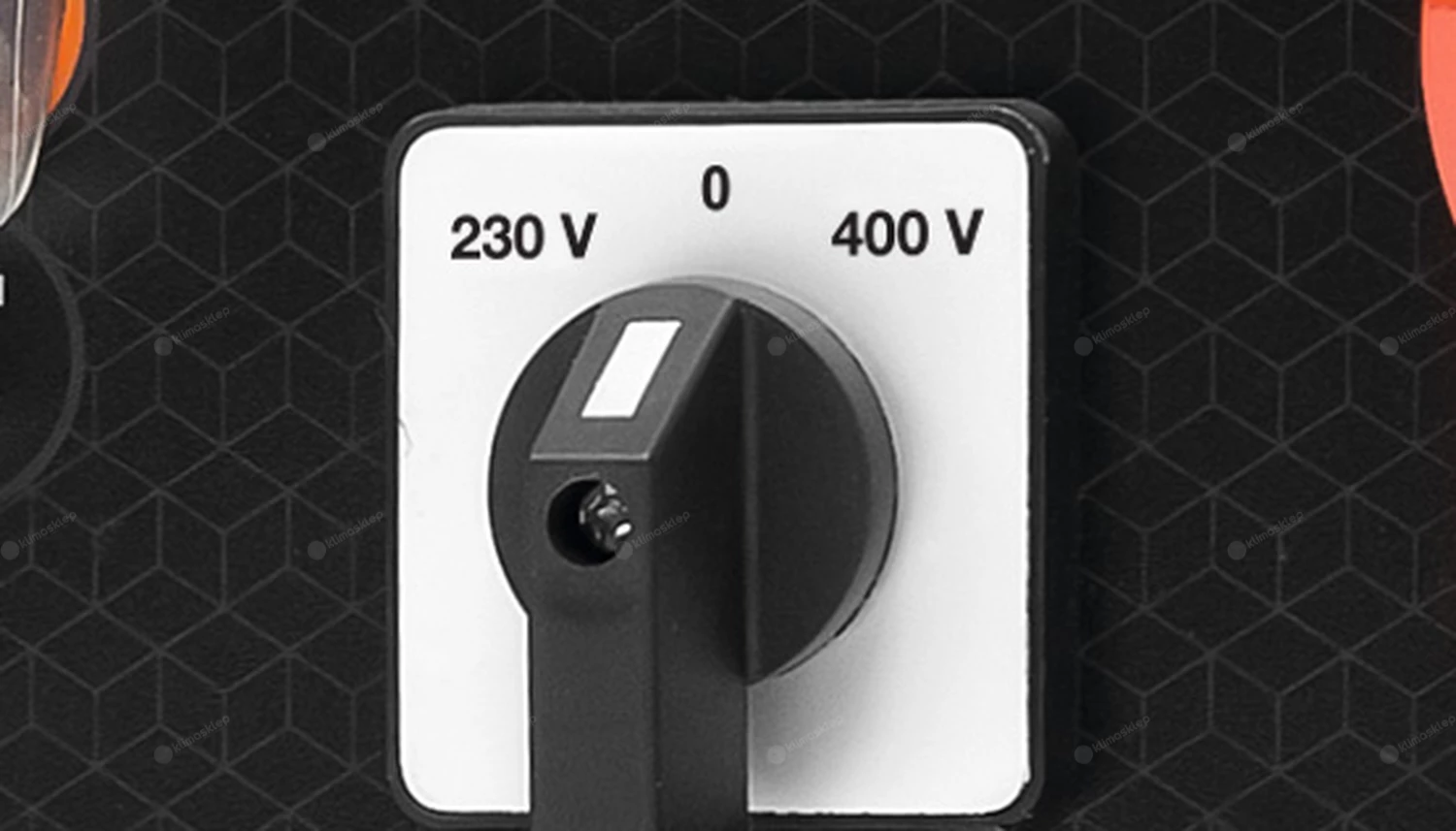 Agregat prądotwórczy Daewoo GDA 7500DPE-3 - przełącznik napięcia